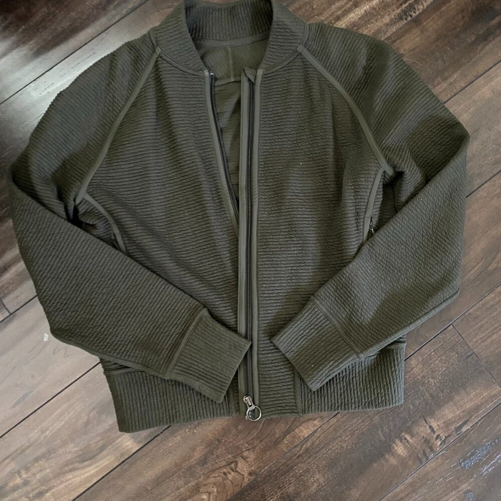 Lululemon on repeat bomber jacket in dark olive